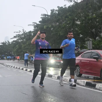 Runner Photo 7747003