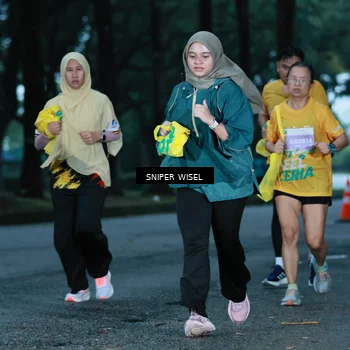 Runner Photo 7747004