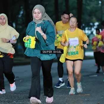 Runner Photo 7747013