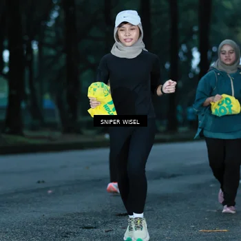 Runner Photo 7747021