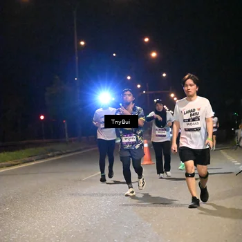 Runner Photo 7747037