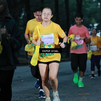 Runner Photo 7747040