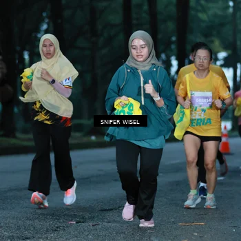 Runner Photo 7747043