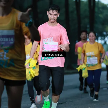 Runner Photo 7747050