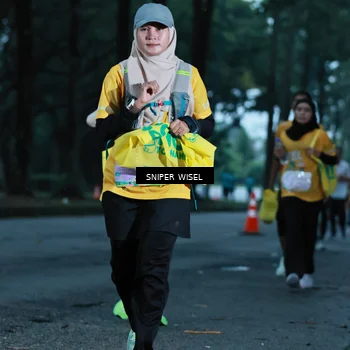 Runner Photo 7747074