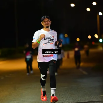 Runner Photo 7747089