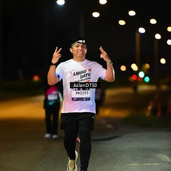 Runner Photo 7747151