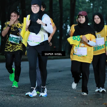 Runner Photo 7747200