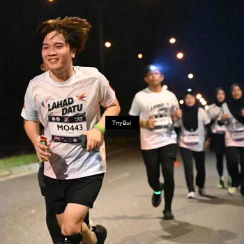 Runner Photo 7747298