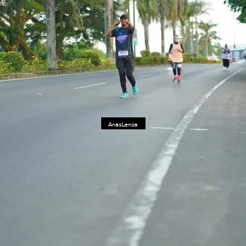 Runner Photo 7747333