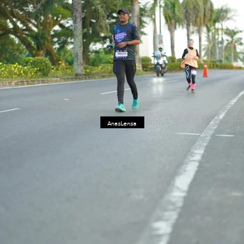 Runner Photo 7747343