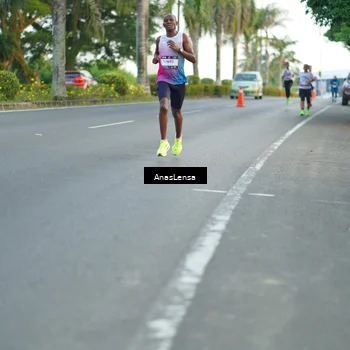 Runner Photo 7747470