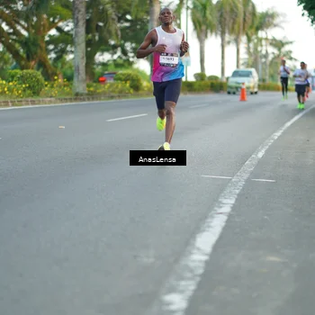Runner Photo 7747473