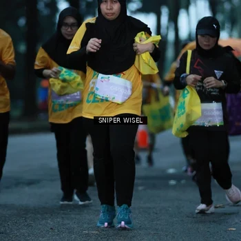 Runner Photo 7747475