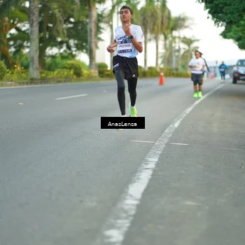 Runner Photo 7747499