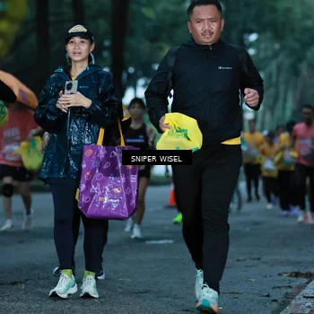 Runner Photo 7747503