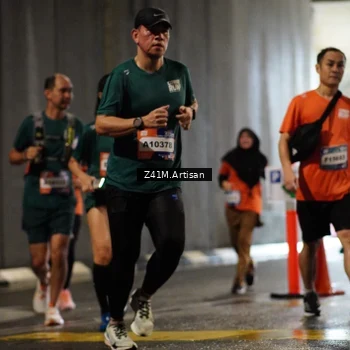Runner Photo 7747512