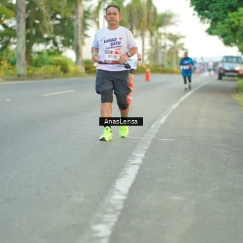 Runner Photo 7747524