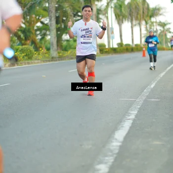 Runner Photo 7747553
