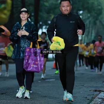 Runner Photo 7747567