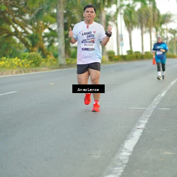 Runner Photo 7747569