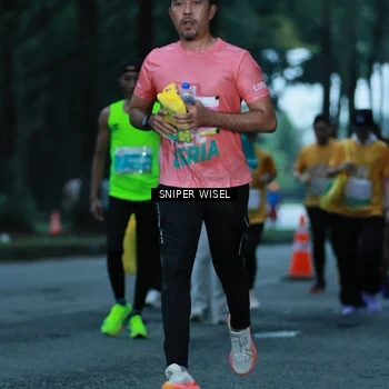 Runner Photo 7747570