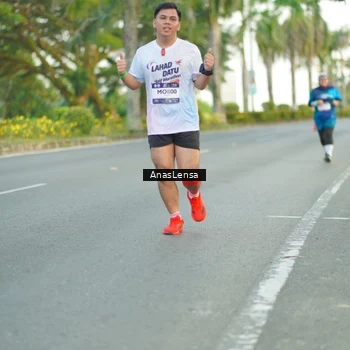 Runner Photo 7747572