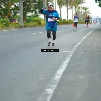 Runner Photo 7747610