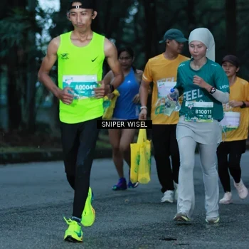 Runner Photo 7747640