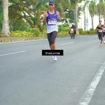 Runner Photo 7747674