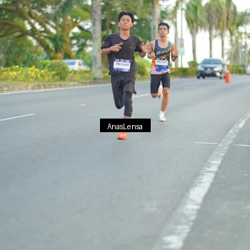 Runner Photo 7747675
