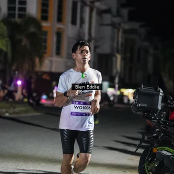 Runner Photo 7747918