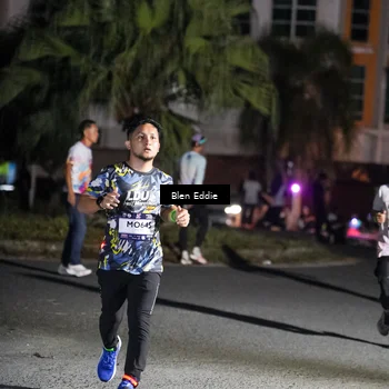 Runner Photo 7747942