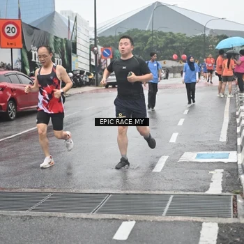 Runner Photo 7747943