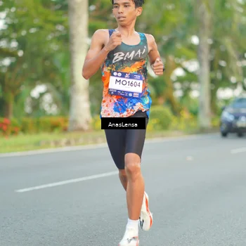 Runner Photo 7748037