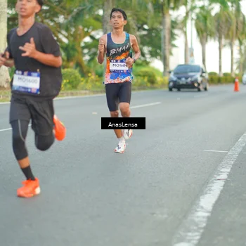 Runner Photo 7748039