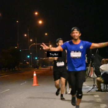 Runner Photo 7748044