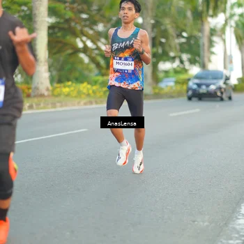 Runner Photo 7748058
