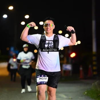 Runner Photo 7748064