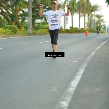 Runner Photo 7748073