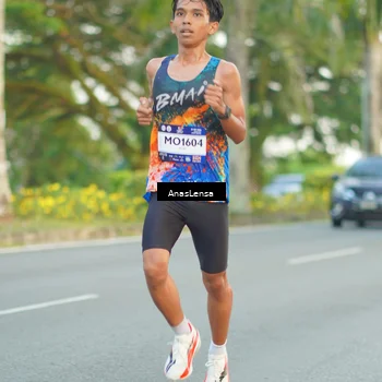 Runner Photo 7748080
