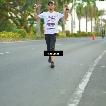 Runner Photo 7748081