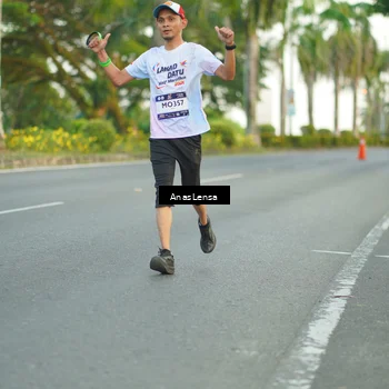 Runner Photo 7748085