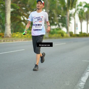 Runner Photo 7748092