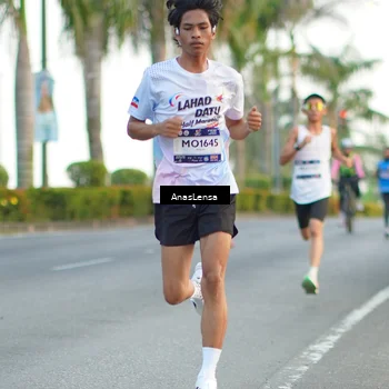 Runner Photo 7748105