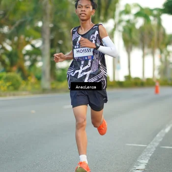 Runner Photo 7748108