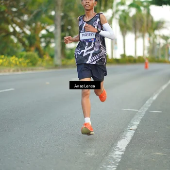Runner Photo 7748117