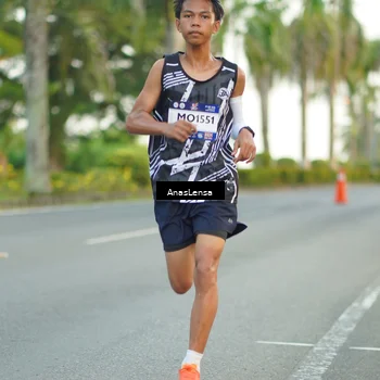 Runner Photo 7748118