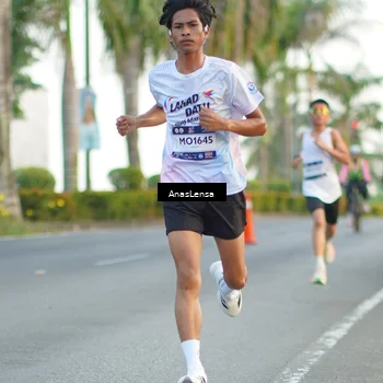 Runner Photo 7748122