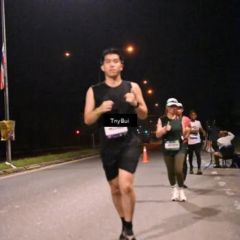 Runner Photo 7748134